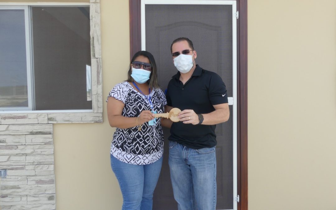 ENTREGA DE CASAS EN URBANIZACIÓN CENTRO DE VIAJES ECUADOR